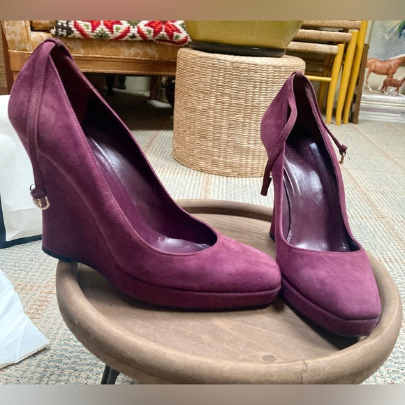 GUCCI Suede Wedges. Beautiful!!’ - Picture 3 of 6